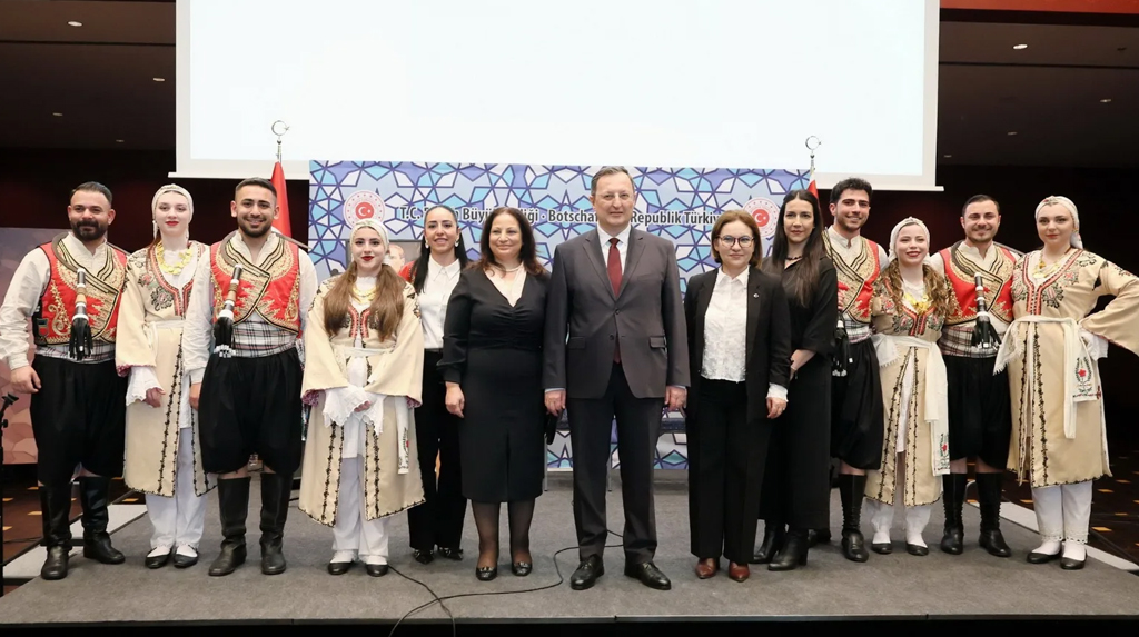 Berlin’de Türk Dünyasının Kalbi Nevruz’la Attı: KKTC Kültürü de Büyük İlgi Gördü