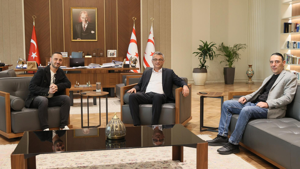 Cumhurbaşkanı Tufan Erhürman, dijital içerik üreticileri Alp Galip ve Altuğ Galip’i kabul etti 