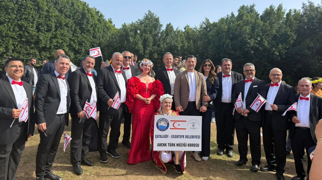 Çatalköy Esentepe Belediyesi Adana'da KKTC'yi Temsil Etti