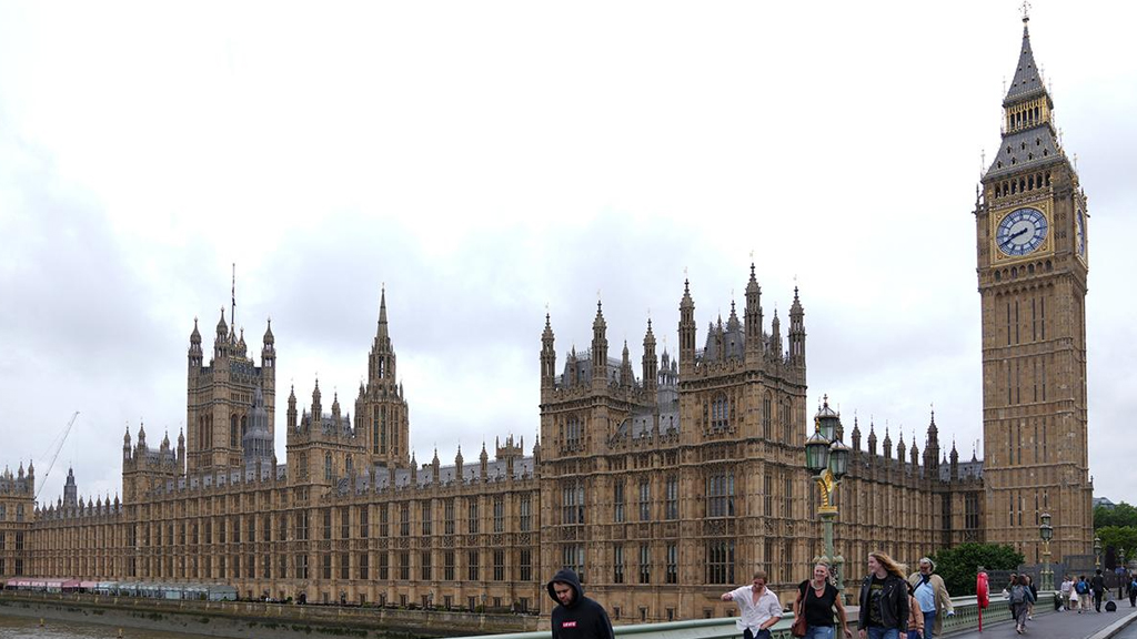 Rapor: İngiltere'de milyonlarca Müslüman, vatandaşlıkta