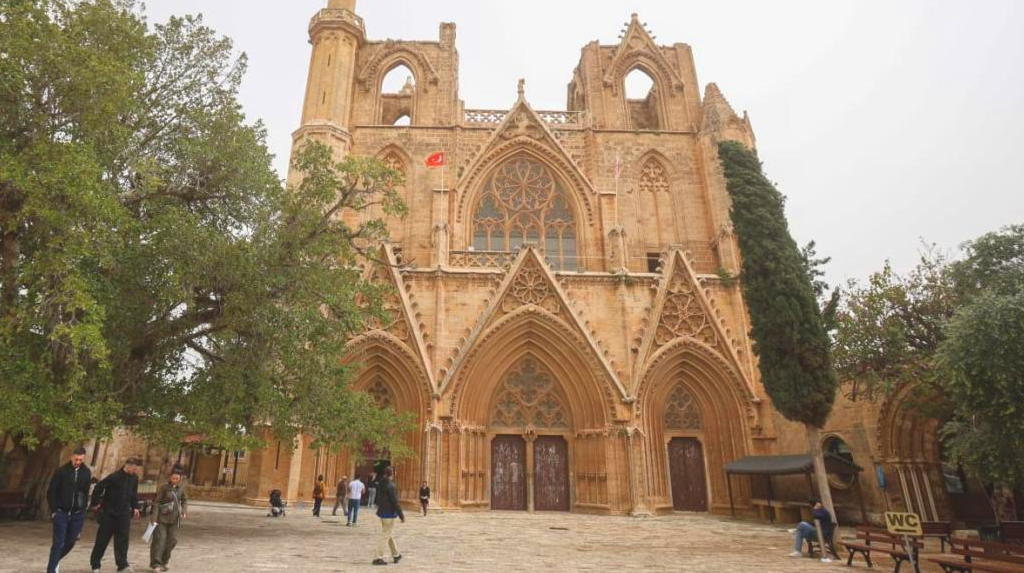 Gazimağusa'daki Lala Mustafa Paşa Camisi'nde restorasyon başladı