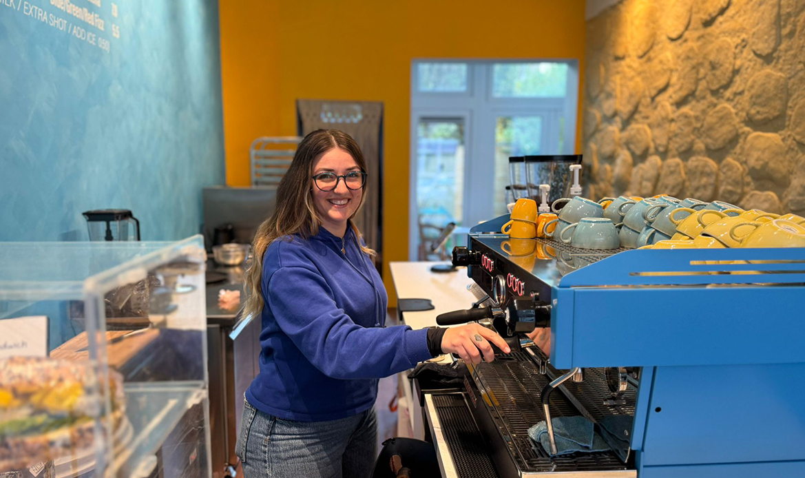  Açtığı mekanla Amsterdam'da Kıbrıs kültürünü yaşatmaya