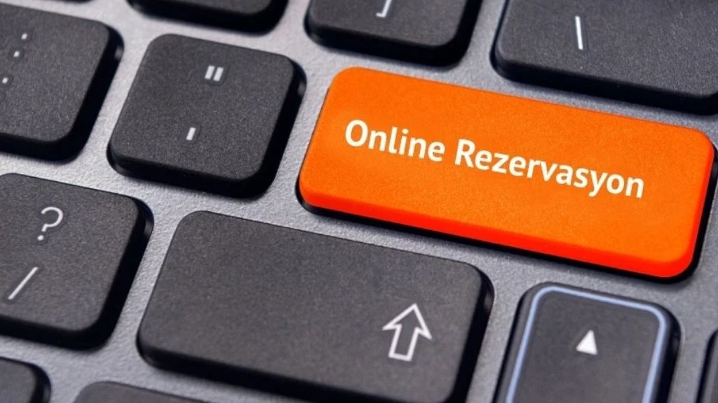 Alman turistler rezervasyonda online platformları tercih ediyor